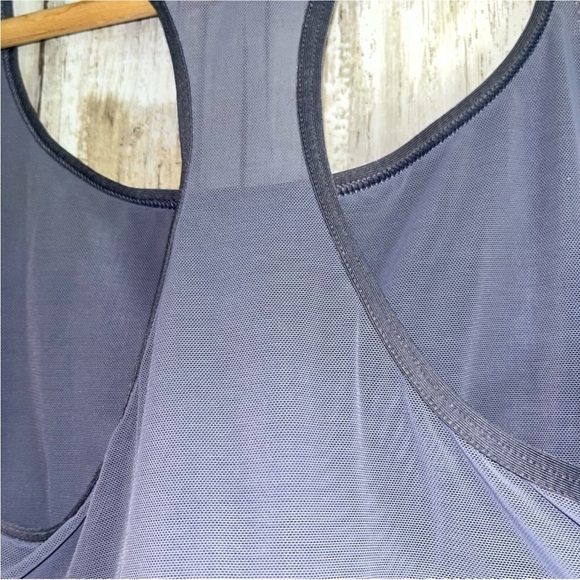 Victoria Sport Graphic Sports Bra - Picture 4 of 5